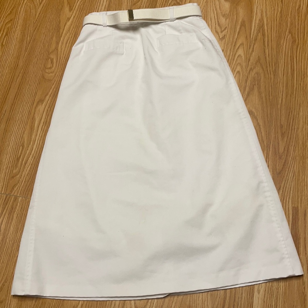 Patriot white A-line lined denim skirt.